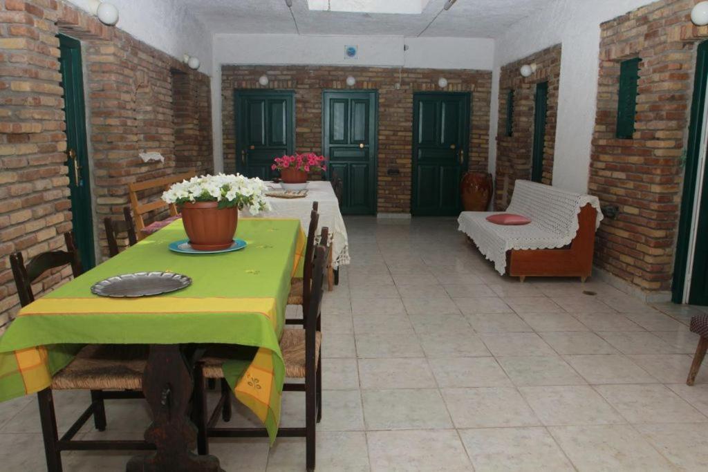 Damaskis Kassiopi Studios Экстерьер фото