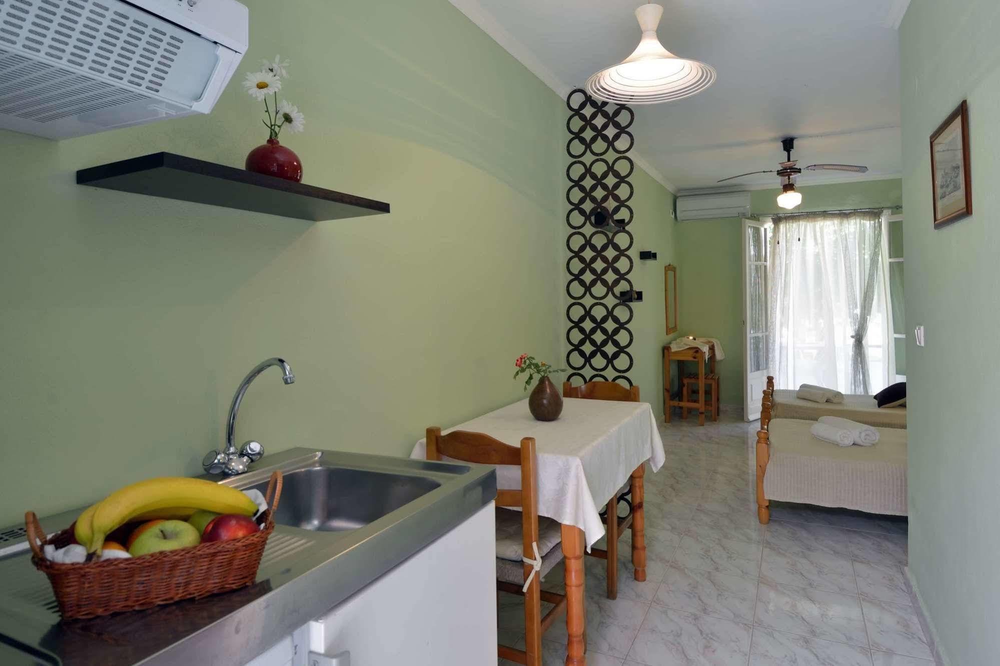 Damaskis Kassiopi Studios Экстерьер фото