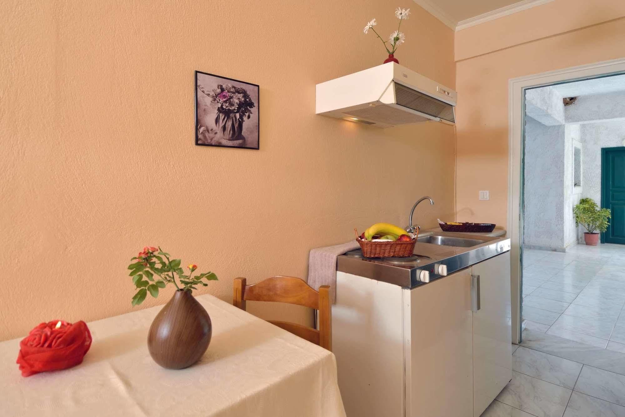 Damaskis Kassiopi Studios Экстерьер фото